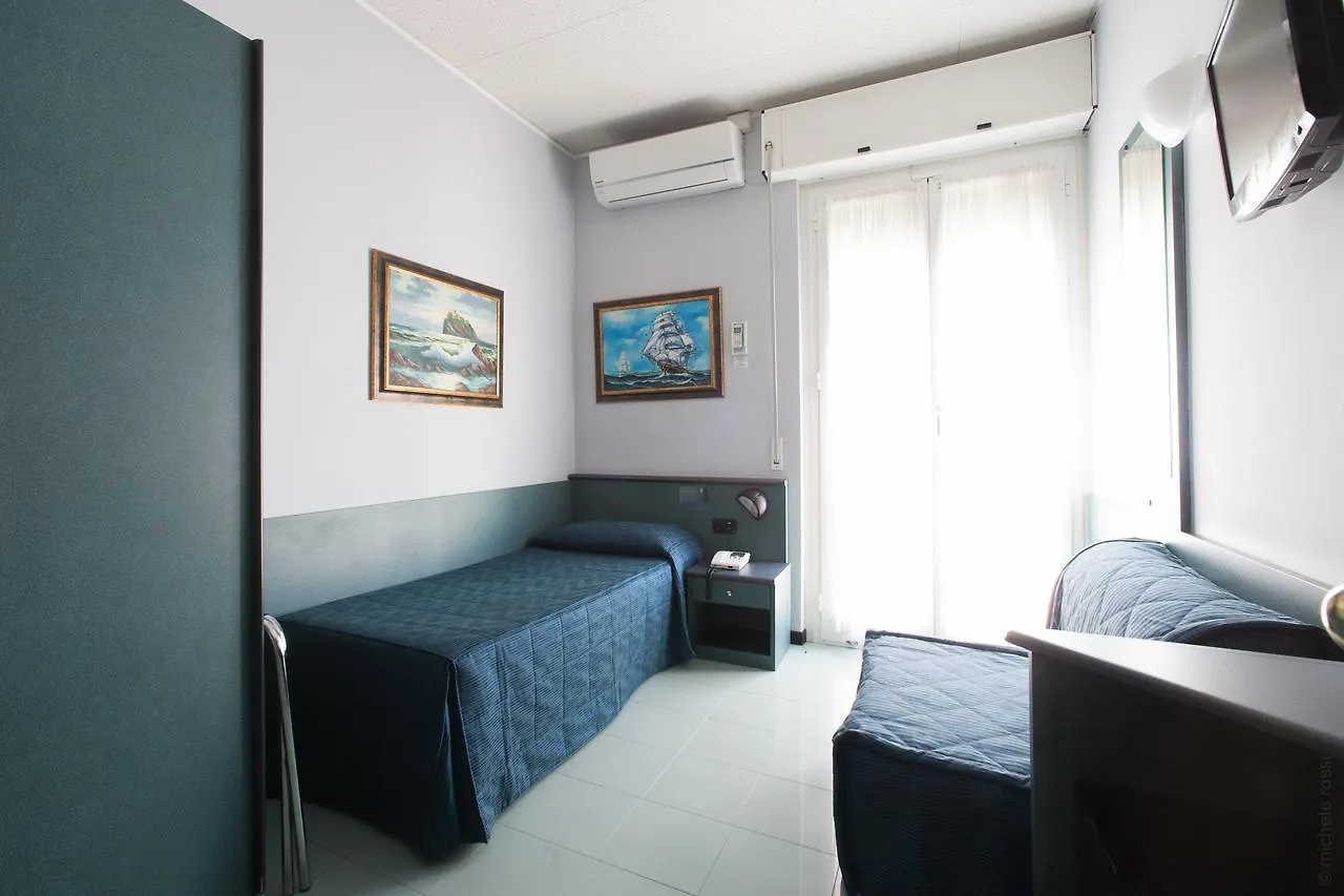 Hotel Tirreno Genova 3*,  Italia