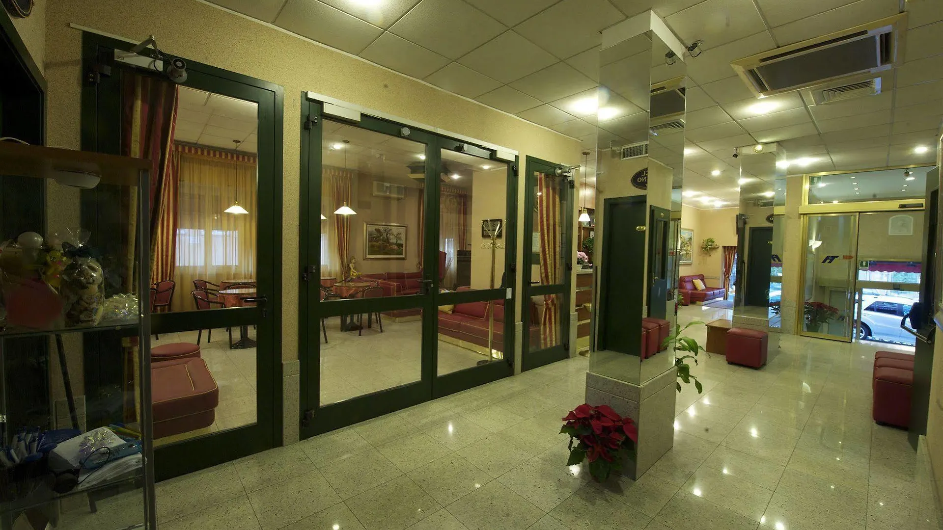 Hotel Tirreno Genova 3*,  Italia