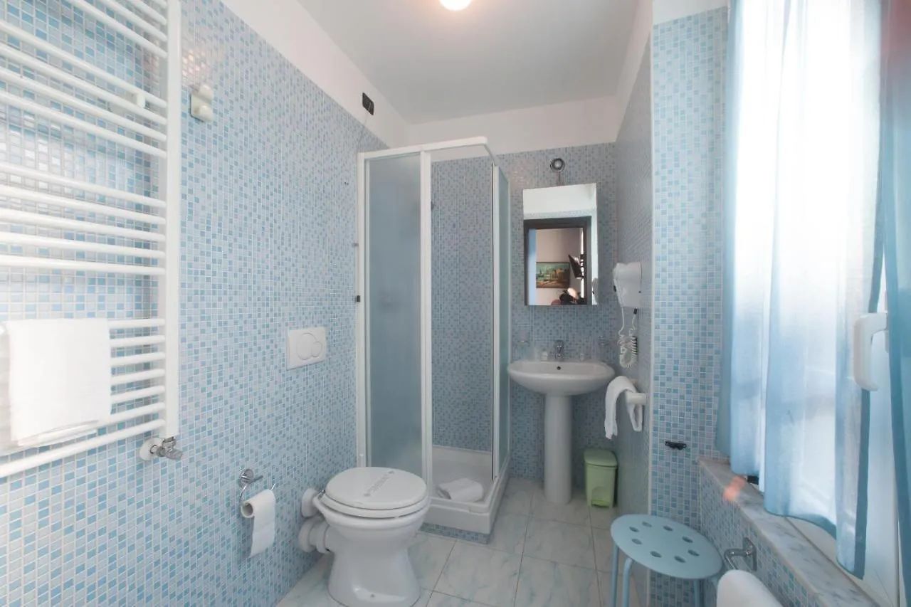 ***  Hotel Tirreno Genova Italia
