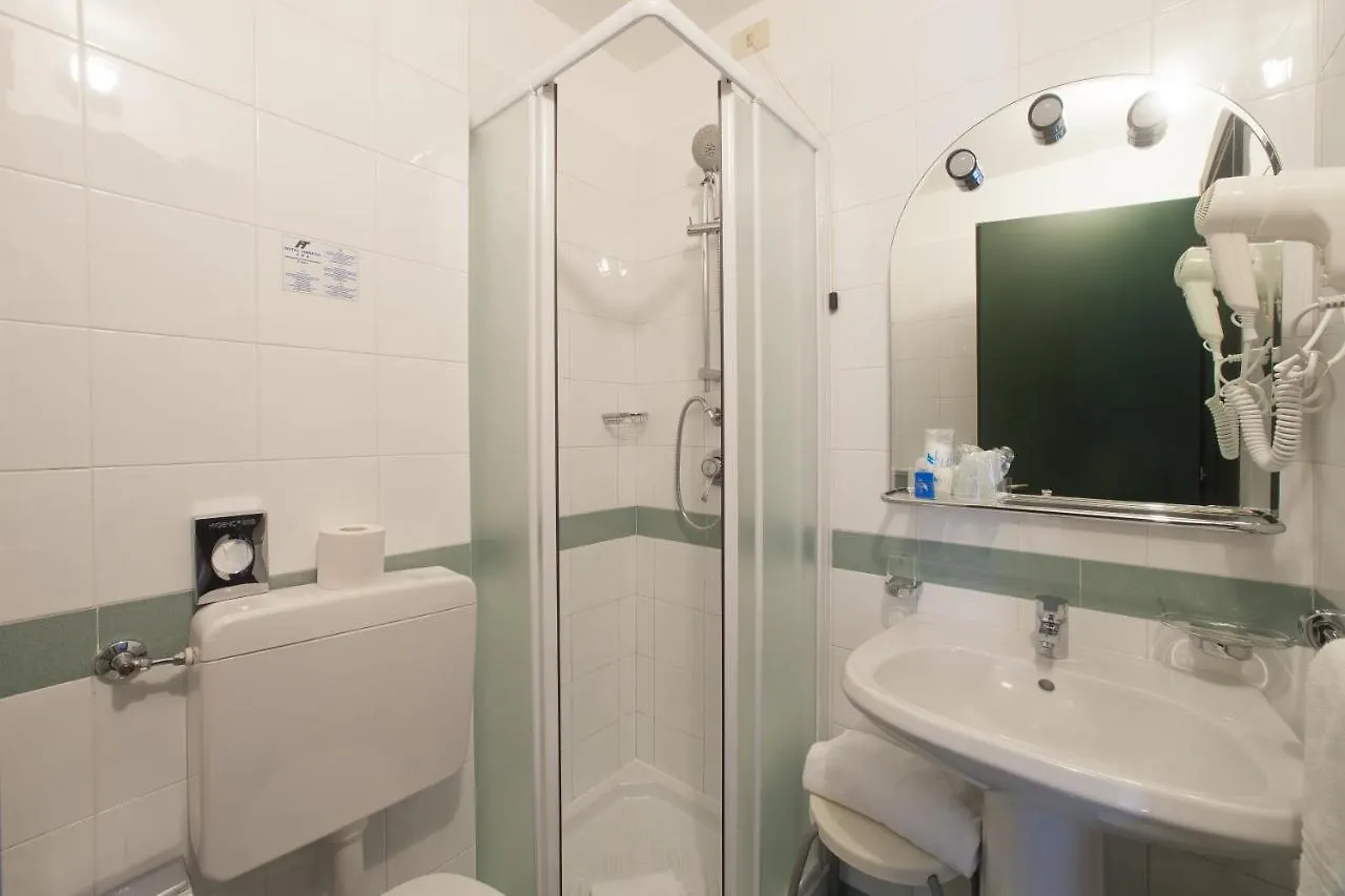 Hotel Tirreno Genua 3*,